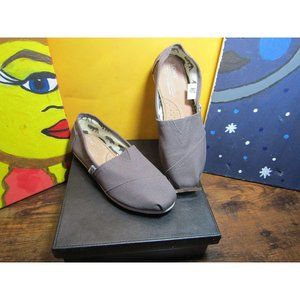 LADIES TOMS LOAFERS